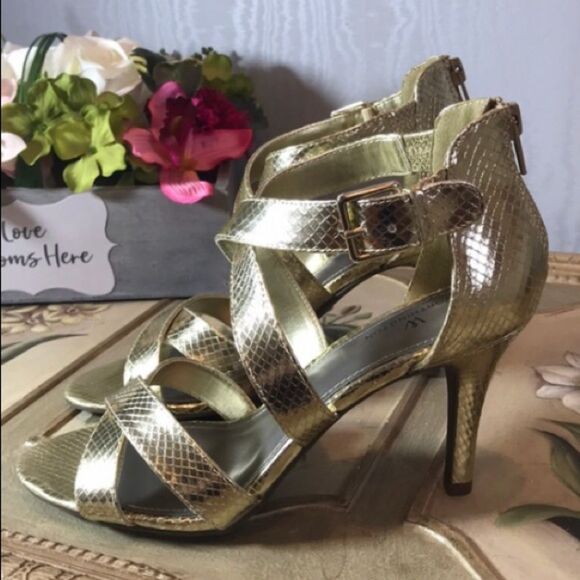 Worthington Gold Snakeskin Strappy Heels Wedding Formal Date Prom 8.5 New in Box - Picture 1 of 9